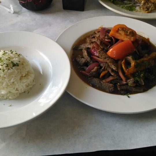 Das Foto wurde bei Machu Picchu Restaurant von Andy M. am 5/4/2014 aufgenommen