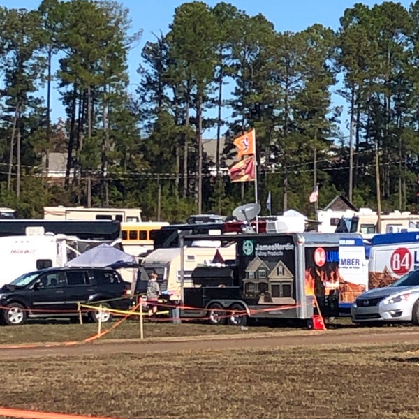 Auburn Hayfield Tailgating University