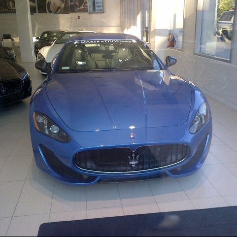 Photo prise au Maserati of Manhattan par James F. le10/1/2012