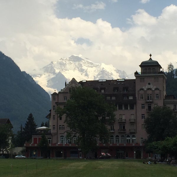 Foto diambil di AlpinAir Paragliding Interlaken oleh Victor S. pada 7/5/2015