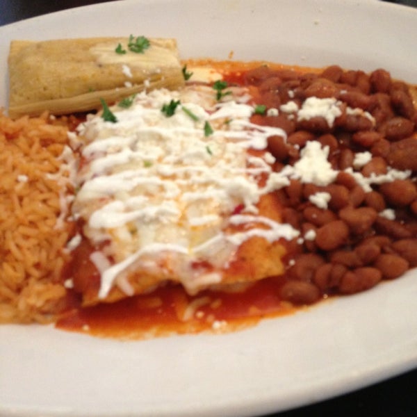 Foto scattata a Taco Rosa Mexico City Cuisine - Irvine da Arnold H. il 9/14/2013