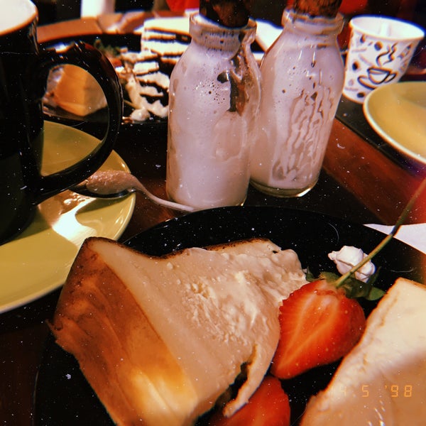 Photo taken at Bettys Coffee Roaster by H on 5/14/2019