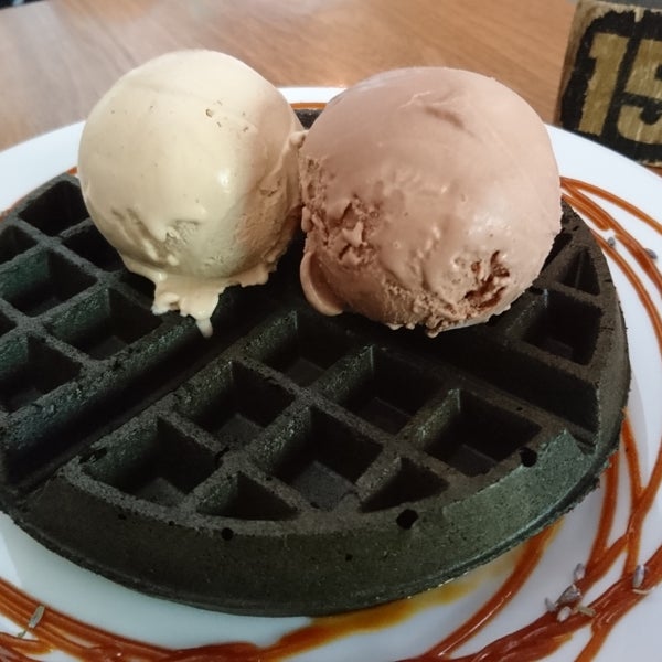 Smoked chocolate ice cream is quite unique. U can really taste the smokiness !