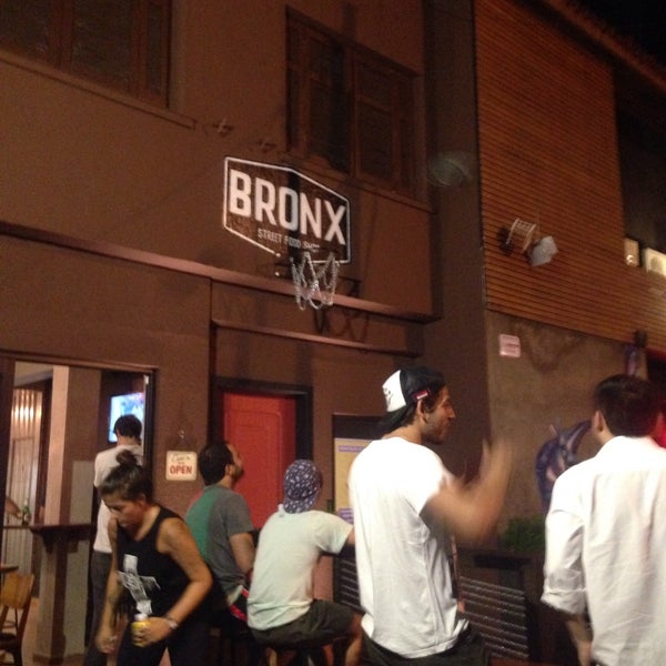 Снимок сделан в Bronx - Street Food Shop пользователем Maraisa S. 3/12/2015
