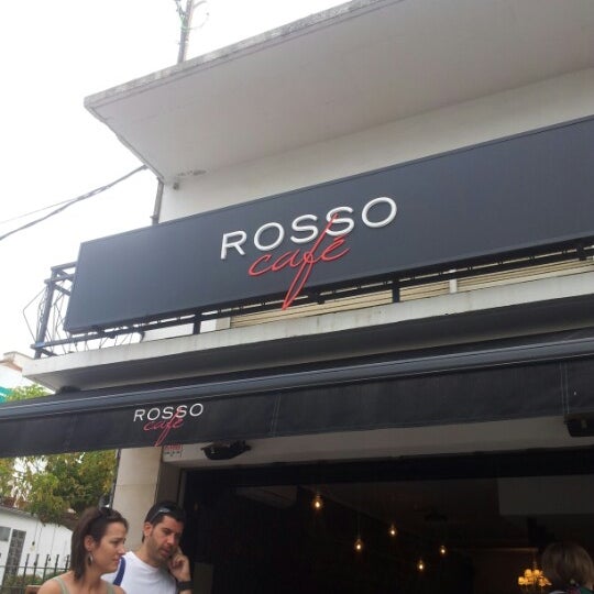 รูปภาพถ่ายที่ Rosso Cafè โดย David M. เมื่อ 9/16/2012
