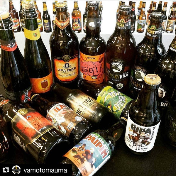 Photo taken at Vamo Toma Uma - Beer experience by Luciano L. on 9/11/2015