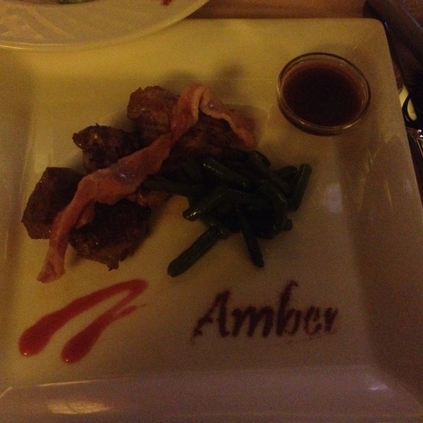 Das Foto wurde bei Ресторан-караоке «Амбер» / Amber Restaurant &amp; Karaoke von Boooo am 2/14/2015 aufgenommen