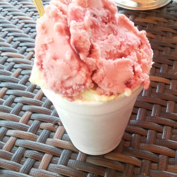 5/30/2015에 Brendita S.님이 Cherry Cream에서 찍은 사진