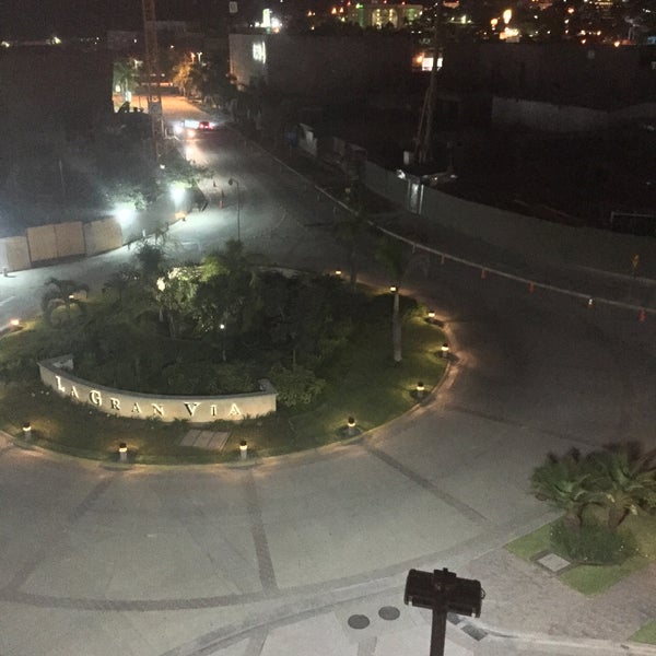 Photo taken at Courtyard by Marriott San Salvador by Michael F. on 1/25/2016