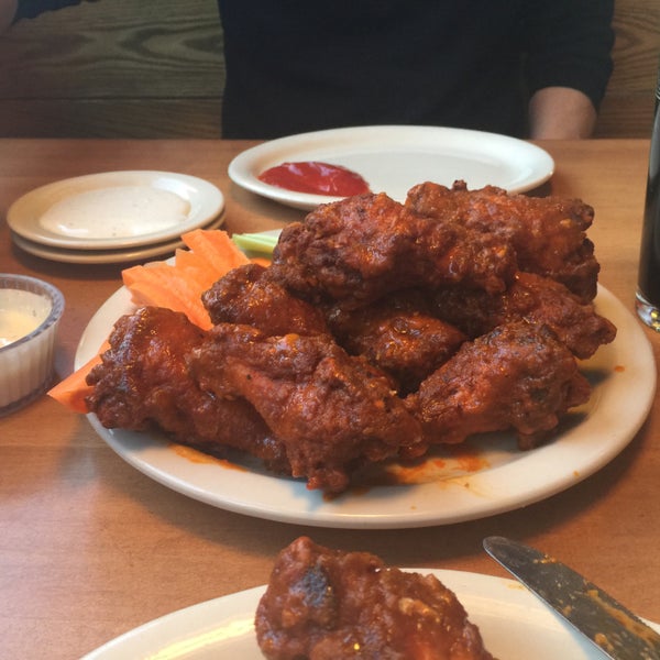 Good & fresh food. Hot Wings are some of the best anywhere !