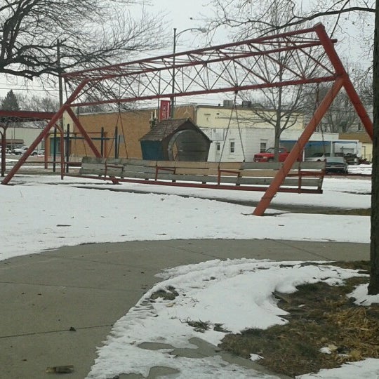 Photos At World S Largest Porch Swing 2 Tips From 106 Visitors