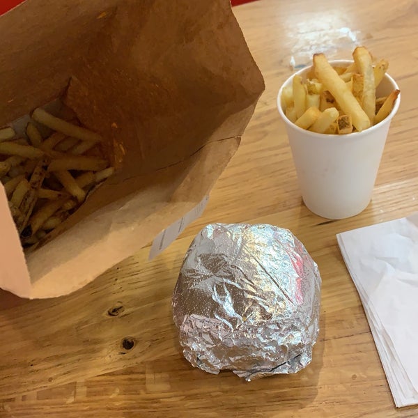 Photo taken at Five Guys by Damián on 12/10/2019