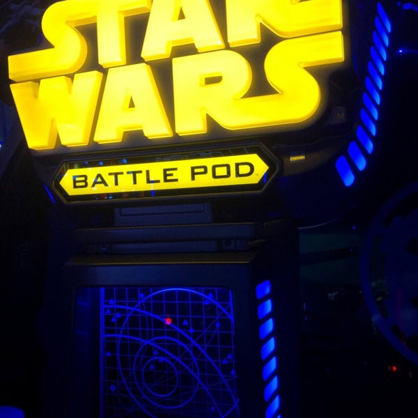 Photo taken at Dave &amp; Buster&#39;s by Raymond S. on 8/3/2019