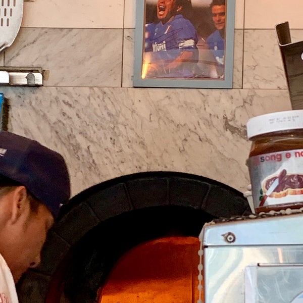 รูปภาพถ่ายที่ Song&#39; e Napule Pizzeria โดย Chelle . เมื่อ 8/11/2019
