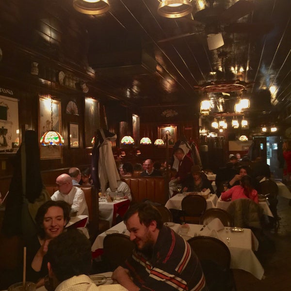 Снимок сделан в Sevilla Restaurant пользователем Chelle . 3/13/2015