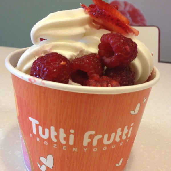 6/30/2013 tarihinde Kat R.ziyaretçi tarafından Tutti Frutti'de çekilen fotoğraf