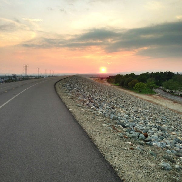 santa fe dam bike trail
