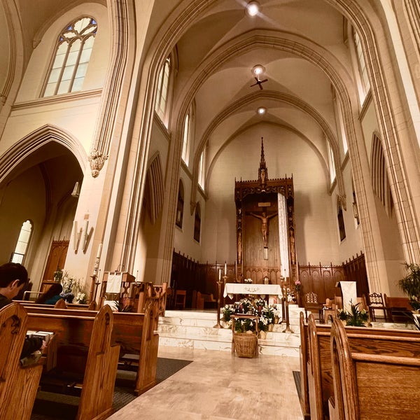 Foto diambil di St. Dominic Parish oleh Tom C. pada 4/16/2023