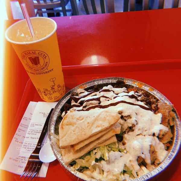 Photo taken at The Halal Guys by Nadzreen H. on 11/4/2017