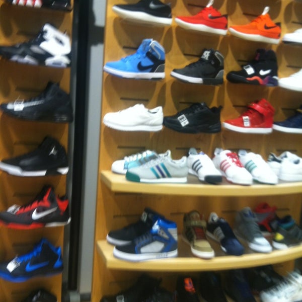 skechers factory outlet goodyear