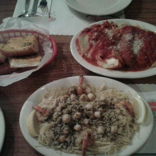 Photo taken at Lomeli&#39;s Italian Restaurant by Kaede M. on 10/9/2012