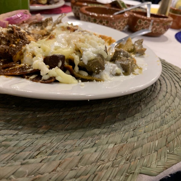 Photo taken at Los Chilaquiles by Ruxe O. on 4/3/2019