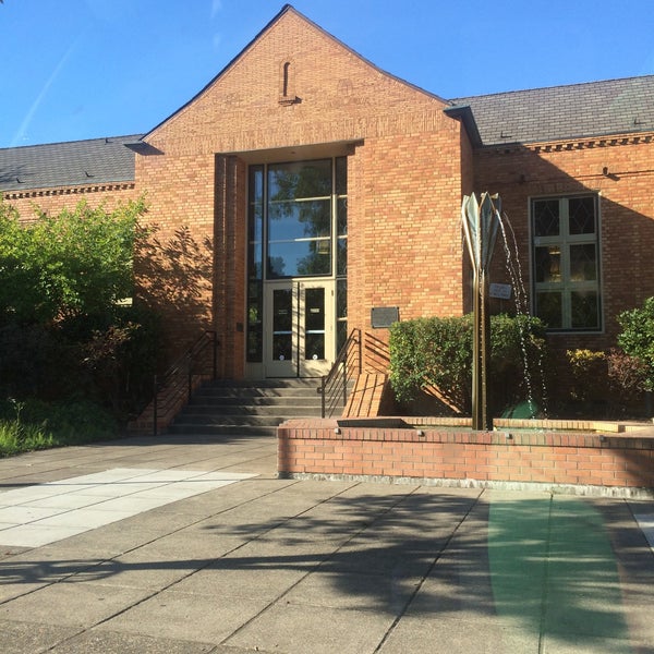 CorvallisBenton County Public Library Library in Corvallis