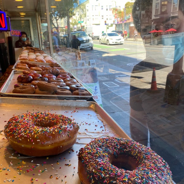 3/11/2022 tarihinde Danni Z.ziyaretçi tarafından Bob&#39;s Donuts'de çekilen fotoğraf