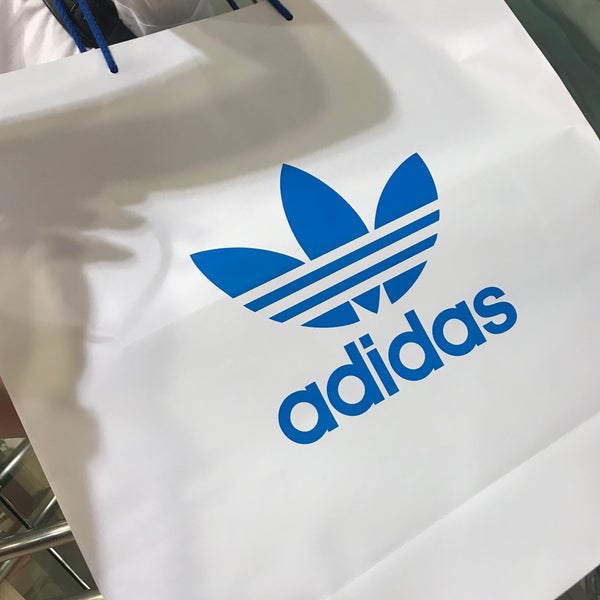 Photos At Adidas Originals Shop Clothing Store In 大阪市