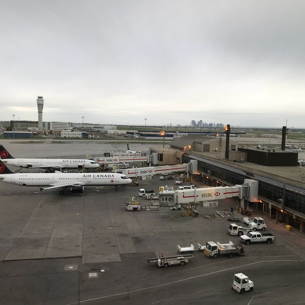 Foto tomada en Calgary Airport Marriott In-Terminal Hotel  por Lynda M. el 5/29/2018