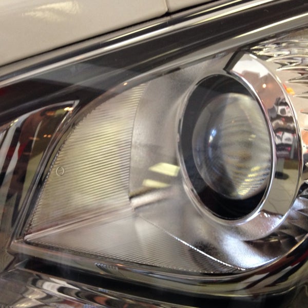 LaFontaine Nissan Car Dealership in Highland