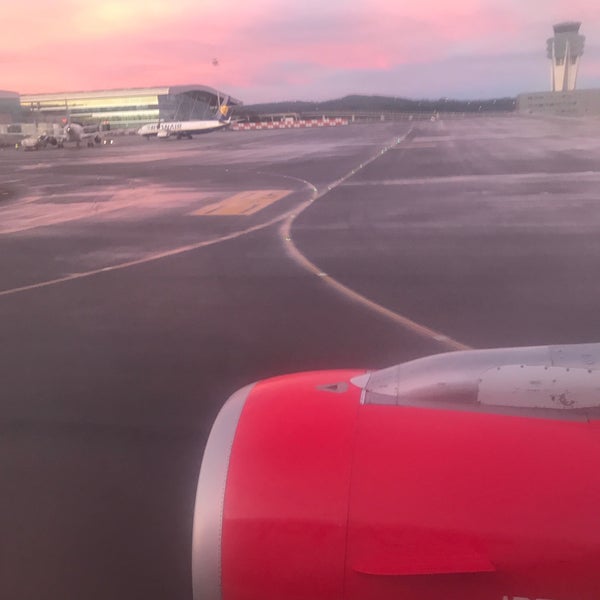 11/25/2018 tarihinde Cristian S.ziyaretçi tarafından Aeropuerto de Santiago de Compostela'de çekilen fotoğraf