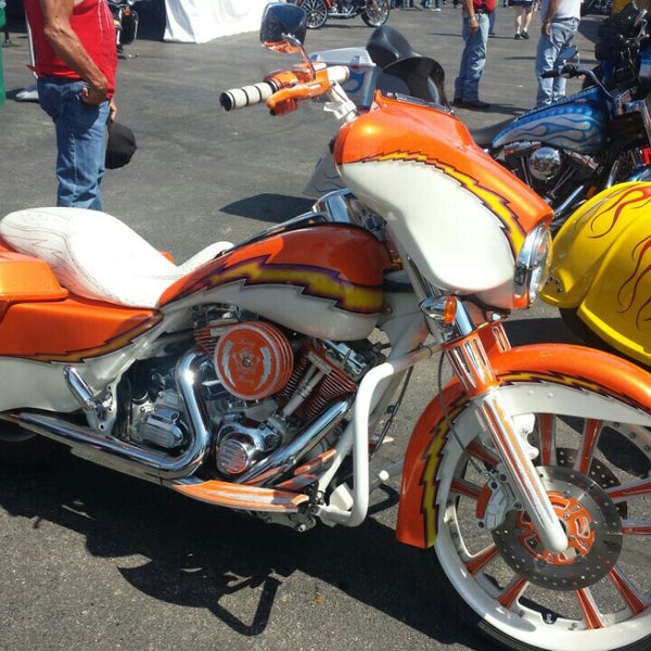 8/5/2015에 @rodrigol_mier님이 Black Hills Harley-Davidson에서 찍은 사진