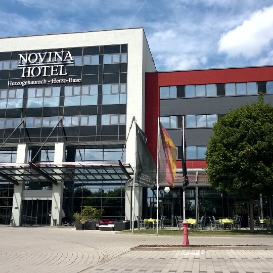 Photo taken at NOVINA HOTEL Herzogenaurach Herzo-Base by Victor V. on 6/19/2014