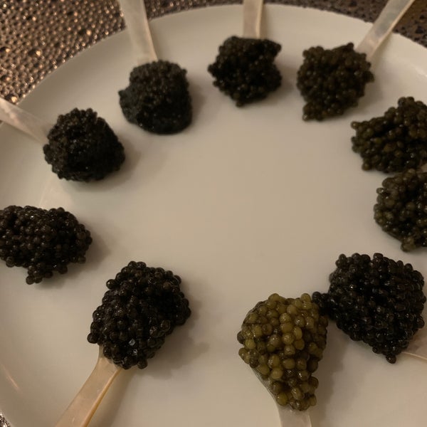 Foto tirada no(a) Caviar Russe por A A. em 2/26/2022