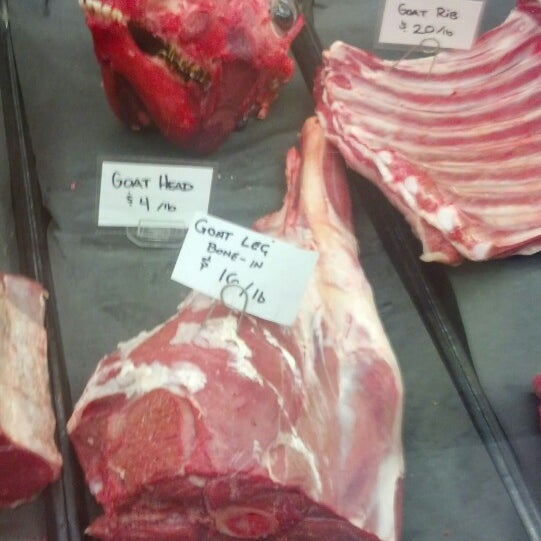 3/24/2013 tarihinde Daniel T.ziyaretçi tarafından M.F. Dulock Pasture-Raised Meats'de çekilen fotoğraf
