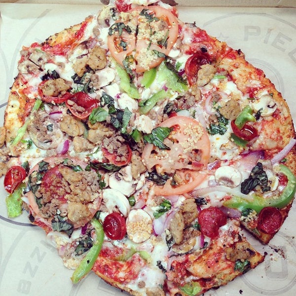 8/25/2014 tarihinde Mandy L.ziyaretçi tarafından Pieology Pizzeria'de çekilen fotoğraf