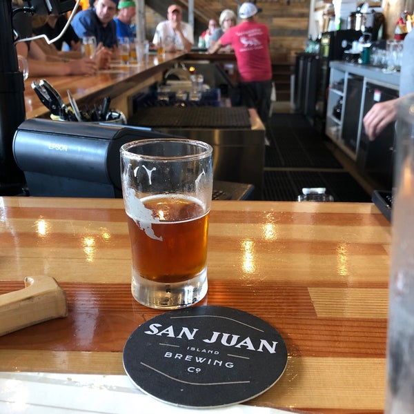 รูปภาพถ่ายที่ San Juan Island Brewing Company โดย The Brew Mama เมื่อ 7/26/2019