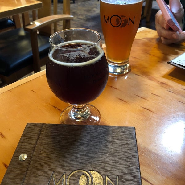 Photo taken at Moon Under Water Pub &amp; Brewery by The Brew Mama on 10/24/2018