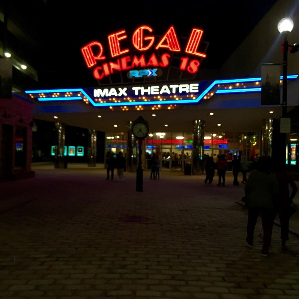 Regal New Roc 4DX, IMAX & RPX New Rochelle에서 영화관일에서의 사진
