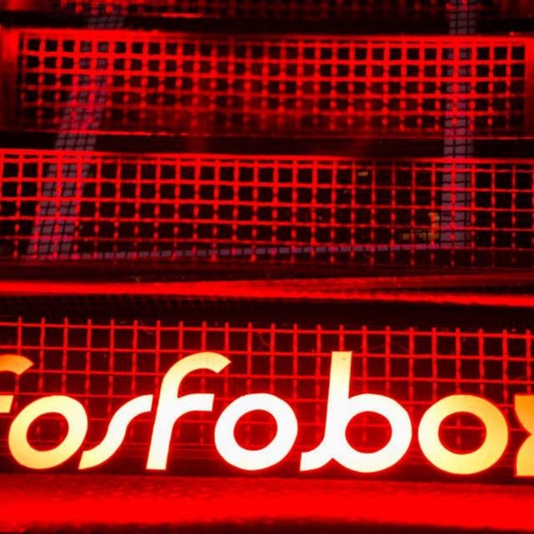 Foto tirada no(a) Fosfobox Bar Club por Siméia G. em 9/10/2016