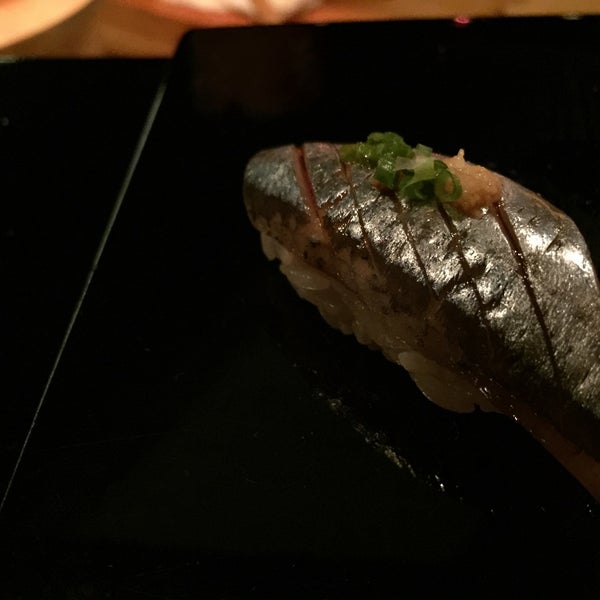 Снимок сделан в Sushi Oyama пользователем Maxime G. 8/28/2015