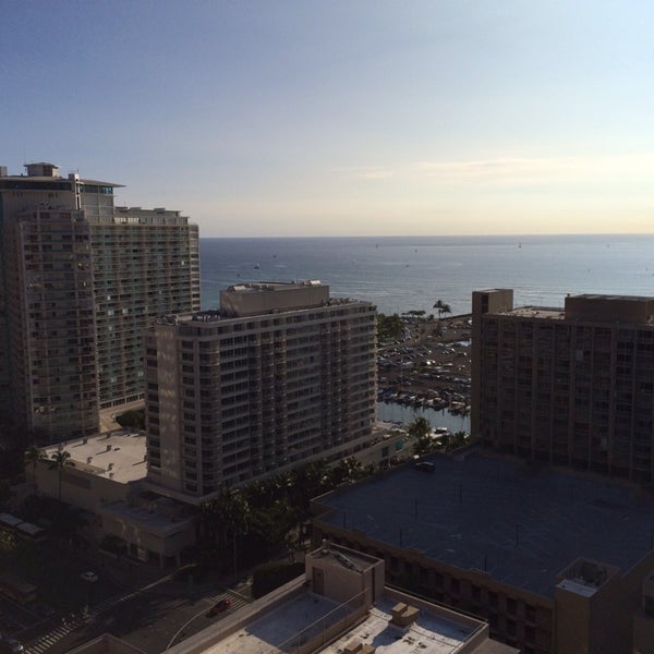 12/8/2013 tarihinde Alexander M.ziyaretçi tarafından Waikiki Marina Resort at the Ilikai'de çekilen fotoğraf
