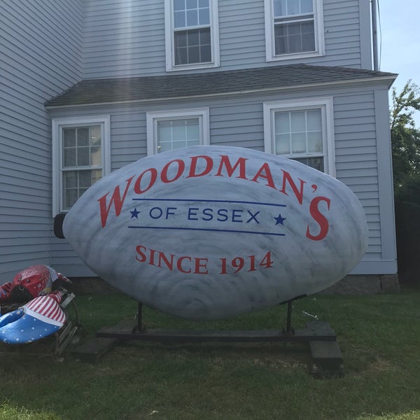 รูปภาพถ่ายที่ Woodman&#39;s of Essex โดย Vanessa M. เมื่อ 8/28/2018