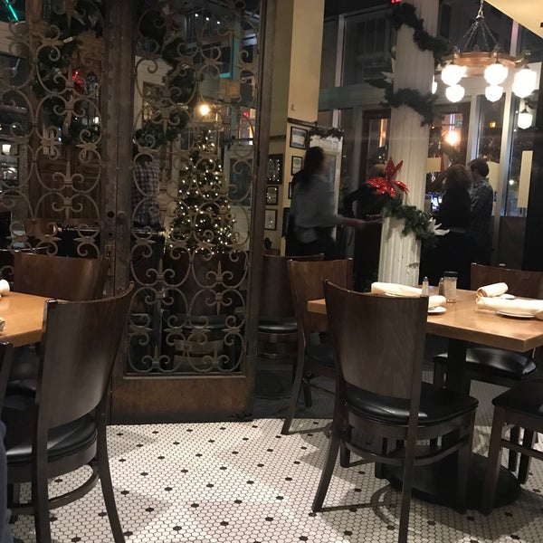 Photo taken at The Southern Steak &amp; Oyster by Lisa B. on 12/3/2018
