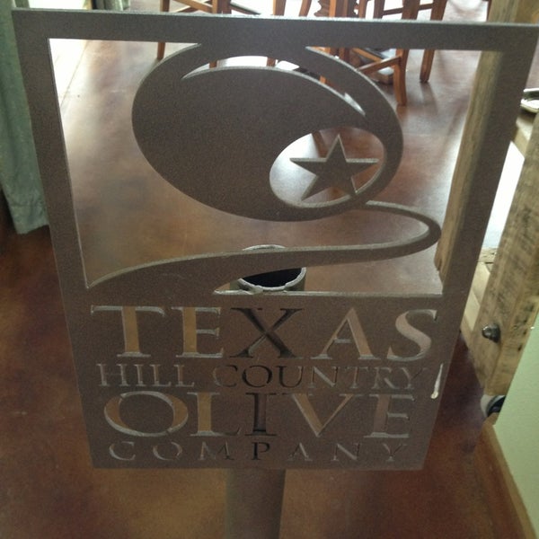 Photo prise au Texas Hill Country Olive Co. par Daniel G. le3/29/2013