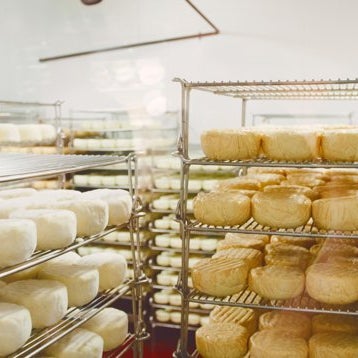 Foto scattata a Cowgirl Creamery at Pt Reyes Station da Cowgirl Creamery at Pt Reyes Station il 2/24/2015