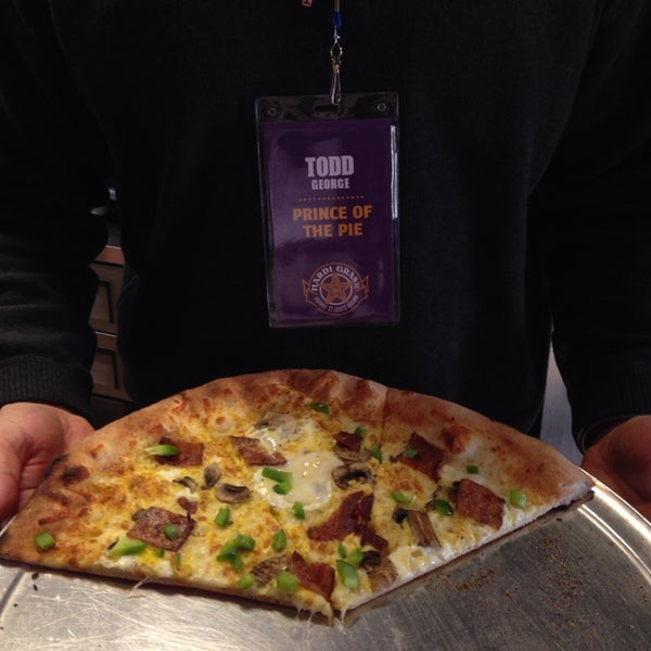 2/28/2014 tarihinde Mack B.ziyaretçi tarafından EPIC Pizza &amp; Subs'de çekilen fotoğraf