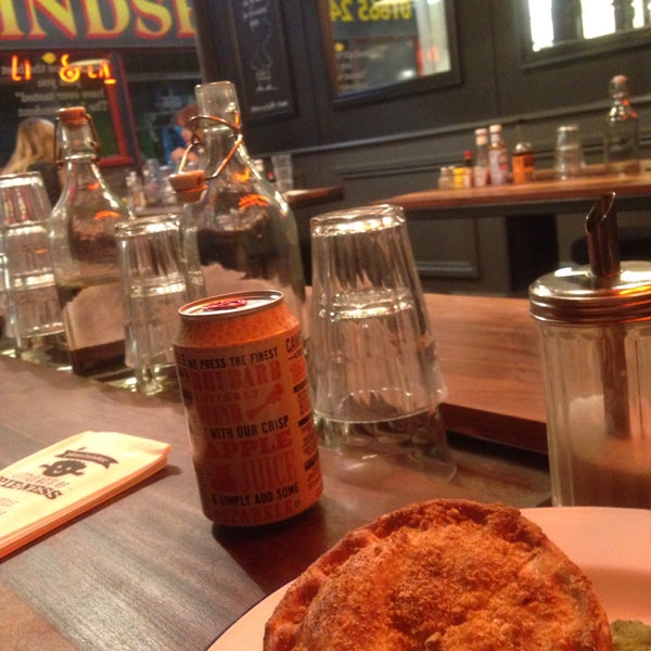 Photo taken at Pieminister by Tiago P. on 9/4/2016