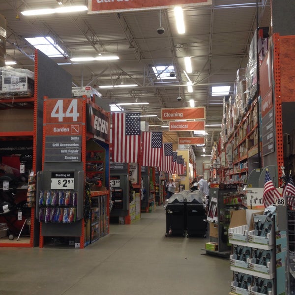 The Home Depot Tewksbury'da Hırdavat Mağazası'da fotoğraflar